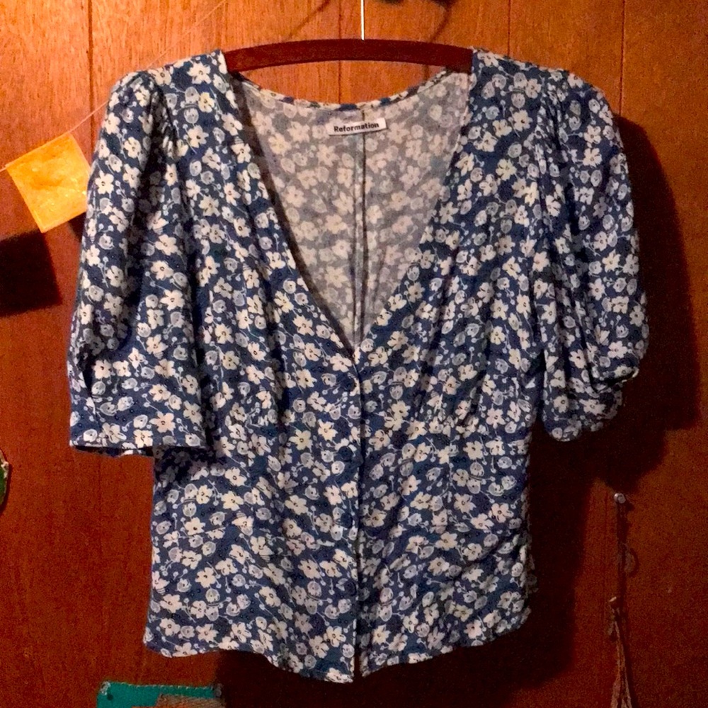 Cute Reformation puff sleeve blouse size 6
